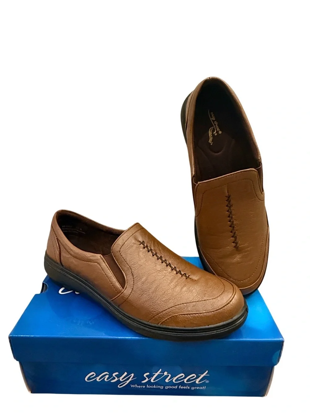 NWT Easy Street Women’s Brown Tan Slip-On Casual Shoes Size 11